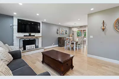 53 Carriage Hill Lane, Poughkeepsie, NY 12603 - Photo 3