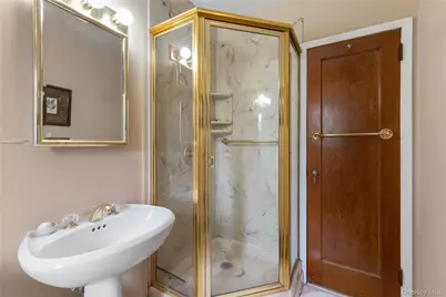 81-11 77th Avenue, Glendale, NY 11385 - Photo 15