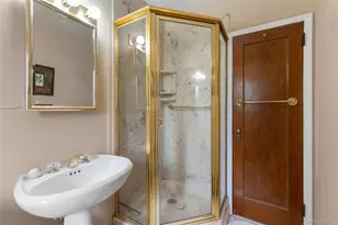 81-11 77th Ave, Glendale, NY 11385 - Photo 15