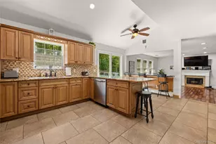 634 Myrtle Ave, West Islip, NY 11795 - Photo 3