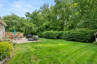 634 Myrtle Avenue, West Islip, NY 11795 - Photo 21