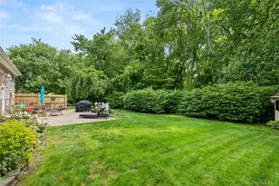634 Myrtle Ave, West Islip, NY 11795 - Photo 21