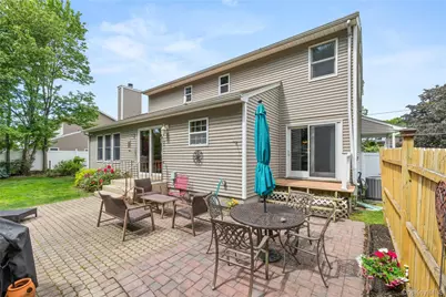 634 Myrtle Avenue, West Islip, NY 11795 - Photo 23