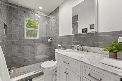634 Myrtle Avenue, West Islip, NY 11795 - Photo 15