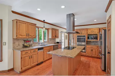 7 Huntington Connecticut Lane, New Fairfield, CT 06812 - Photo 9