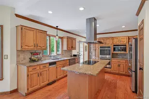 7 Huntington Connecticut Ln, New Fairfield, CT 06812 - Photo 9