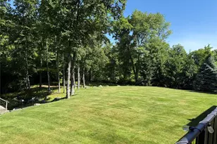 7 Huntington Connecticut Ln, New Fairfield, CT 06812 - Photo 5