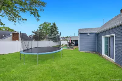8 Lilac Lane, Levittown, NY 11756 - Photo 21
