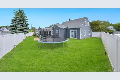 8 Lilac Lane, Levittown, NY 11756 - Photo 23