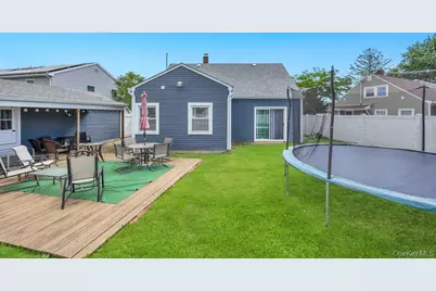 8 Lilac Lane, Levittown, NY 11756 - Photo 27