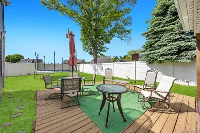 8 Lilac Lane, Levittown, NY 11756 - Photo 25