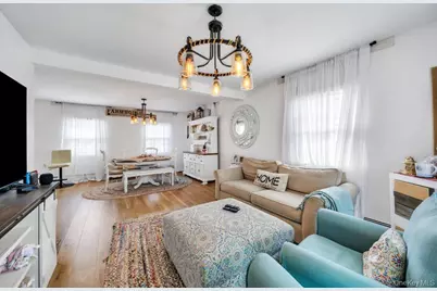 8 Lilac Lane, Levittown, NY 11756 - Photo 11