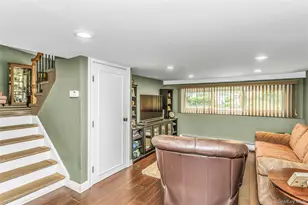 5 Simpson Dr, Old Bethpage, NY 11804 - Photo 17