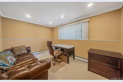 118 Ledgewood Drive, Smithtown, NY 11787 - Photo 37