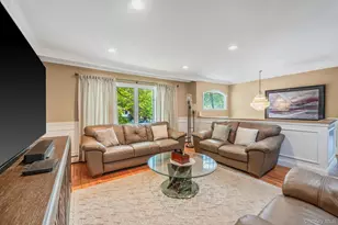 118 Ledgewood Dr, Smithtown, NY 11787 - Photo 17