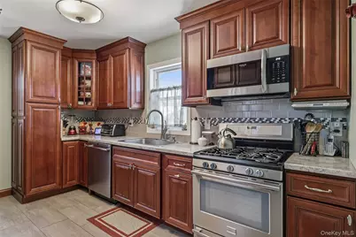 1025 Knickerbocker Road, Island Park, NY 11558 - Photo 3