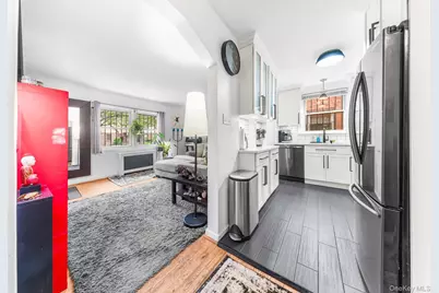 8318 164 Street, Jamaica, NY 11432 - Photo 5