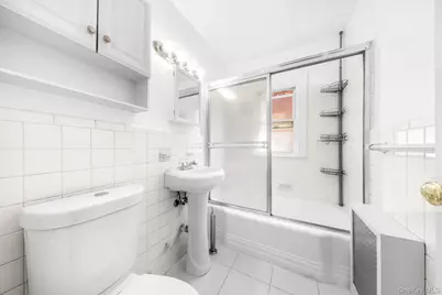 8318 164 Street, Jamaica, NY 11432 - Photo 23