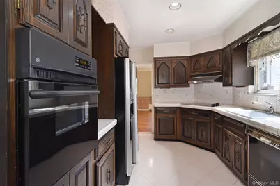 73 Lincoln Avenue, Yonkers, NY 10704 - Photo 11