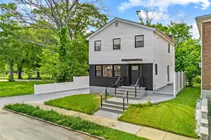 157-03 Locke Ave, Whitestone, NY 11357 - Photo 3