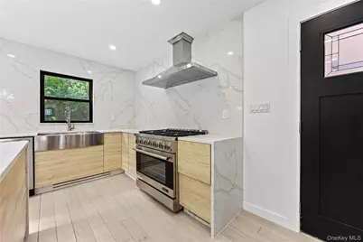 15703 Locke Avenue, Whitestone, NY 11357 - Photo 11