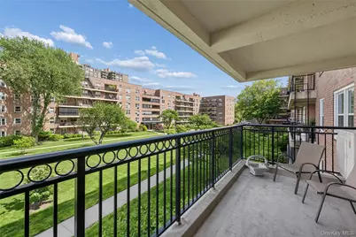 162-21 Powells Cove Boulevard #2R, Whitestone, NY 11357 - Photo 17