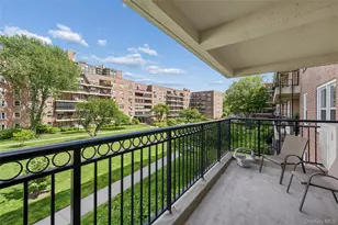 162-21 Powells Cove Blvd, Whitestone, NY 11357 - Photo 17
