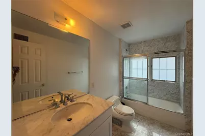 40 Portico Place, Great Neck, NY 11021 - Photo 11