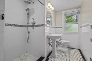 625 Lorraine St, Mamaroneck, NY 10543 - Photo 13