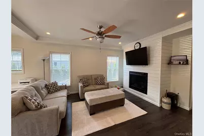 1661 Old Country Road #563, Riverhead, NY 11901 - Photo 11