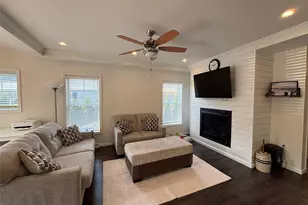 1661 Old Country Rd, Riverhead, NY 11901 - Photo 11