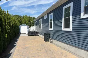 1661 Old Country Rd, Riverhead, NY 11901 - Photo 3