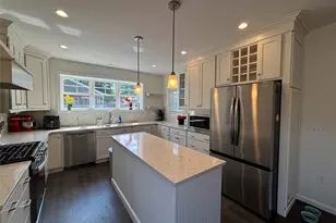 1661 Old Country Rd, Riverhead, NY 11901 - Photo 13