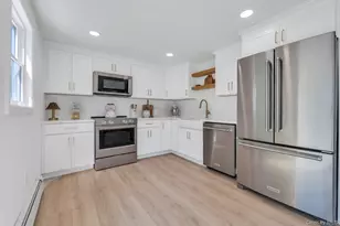 338 Easton St, Ronkonkoma, NY 11779 - Photo 13