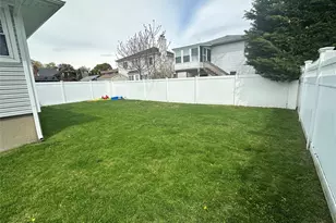 1741 Warren Pl, Merrick, NY 11566 - Photo 21