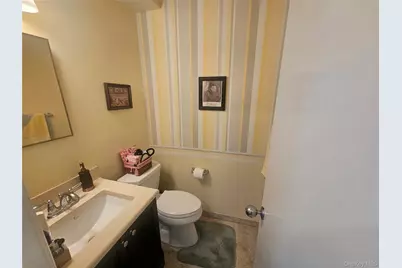 1337 Broadway #C10, Hewlett, NY 11557 - Photo 15