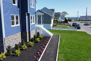 851 W Bay Dr, West Islip, NY 11795 - Photo 13