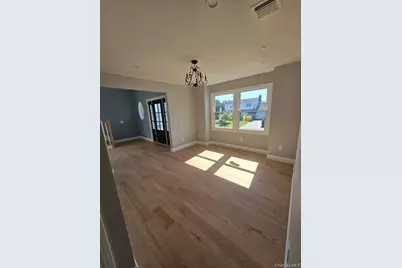 851 W Bay Drive, West Islip, NY 11795 - Photo 27