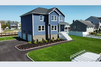 851 W Bay Drive, West Islip, NY 11795 - Photo 1
