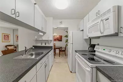 25 Rockledge Avenue #801, White Plains, NY 10601 - Photo 3