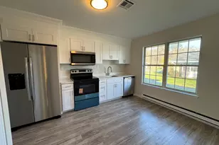 368 Woodbridge Dr, Ridge, NY 11961 - Photo 9