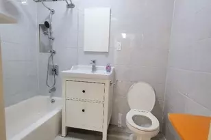 142-05 Roosevelt Ave, Flushing, NY 11354 - Photo 15