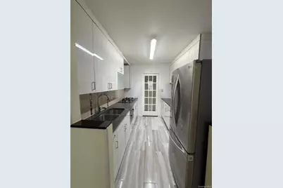 142-05 Roosevelt Avenue #415, Flushing, NY 11354 - Photo 5