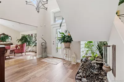 16 Wildwood Court, East Islip, NY 11730 - Photo 5