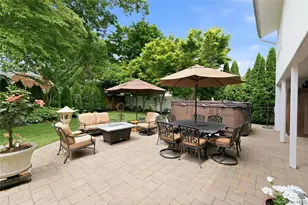 16 Wildwood Ct, East Islip, NY 11730 - Photo 47