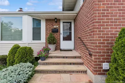 3962 Hahn Avenue, Bethpage, NY 11714 - Photo 5