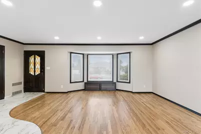 3962 Hahn Avenue, Bethpage, NY 11714 - Photo 15