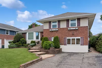 3962 Hahn Avenue, Bethpage, NY 11714 - Photo 3