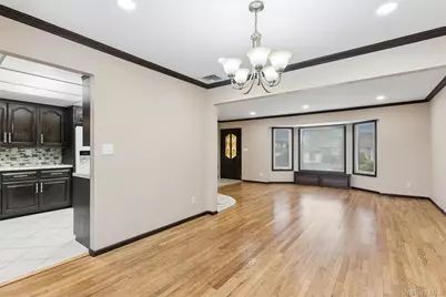 3962 Hahn Avenue, Bethpage, NY 11714 - Photo 17