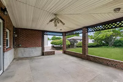 3962 Hahn Avenue, Bethpage, NY 11714 - Photo 9